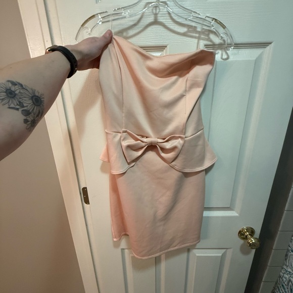 Charlotte Russe Strapless Dress in Soft Pink with Bow size XL - Picture 2 of 4